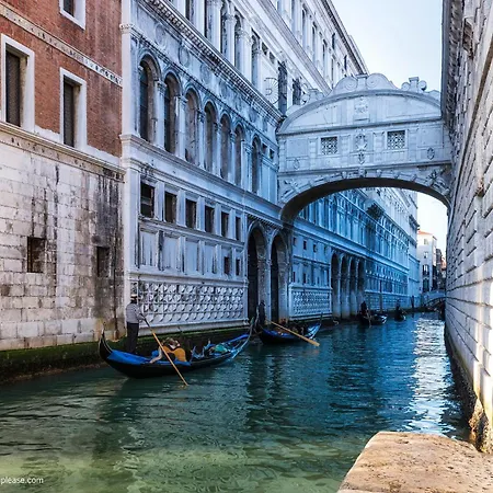 Oasis House - Host Solution