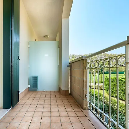 Oasis House - Host Solution * קאורלה